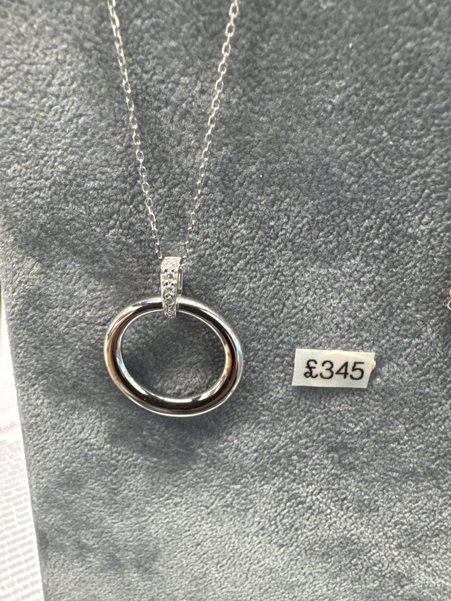 9ct White Gold Diamond Circle Pendant