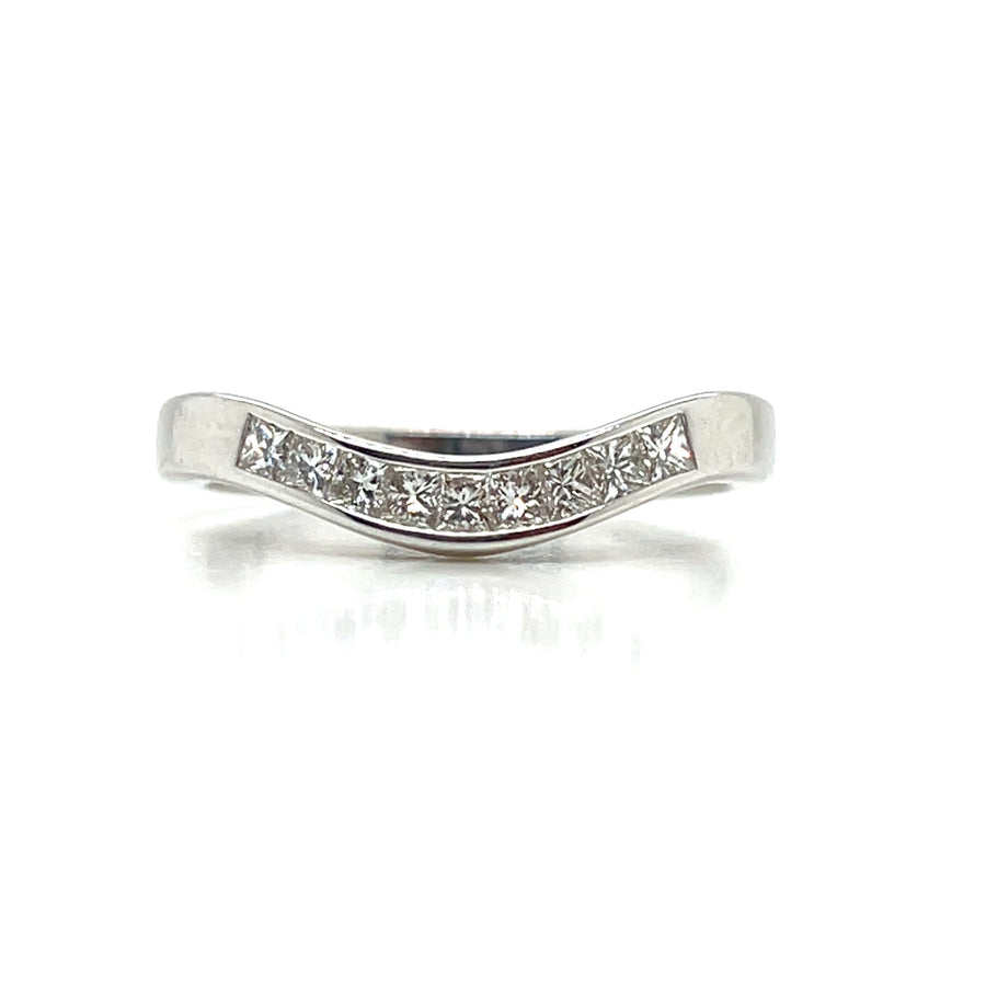18ct White Gold Princess Cut Curved Diamond Ring .35ct F/G VS1